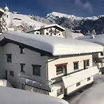 Haus Resi Apartment