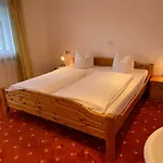 Apartment Haus Resi *