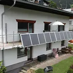 Apartment Haus Resi *