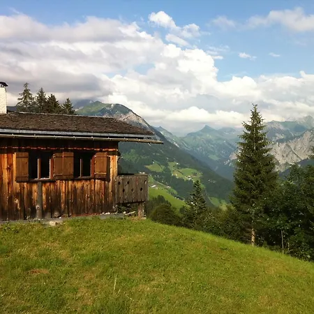Apartment Haus Resi *